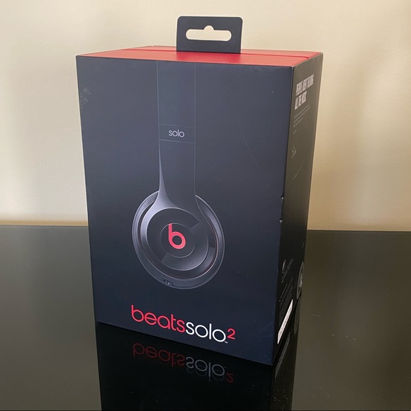 NEW Beats Solo2 Wired On-Ear Headphones-Black - Picture 5 of 7